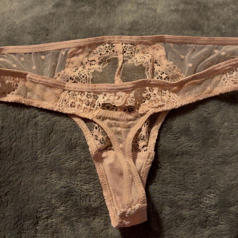 Adore Me Delicate Pale Pink Lace Bra Set - Picture 5 of 6